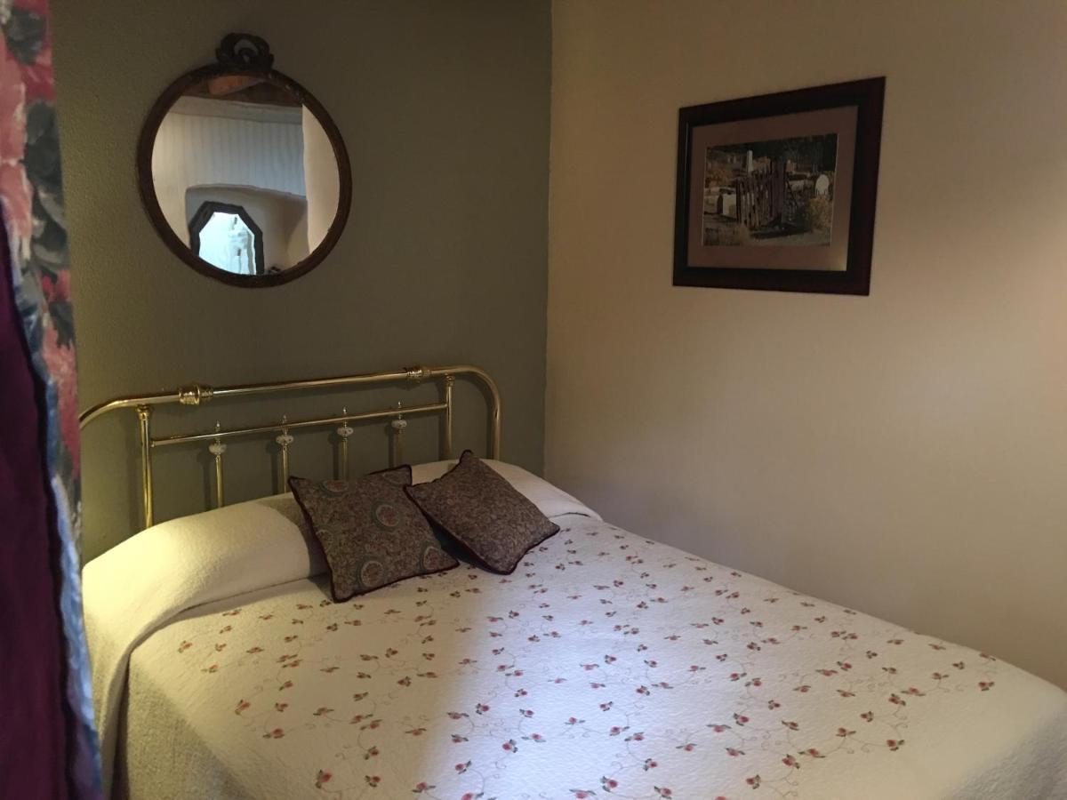 Sugarloaf Mountain Motel Virginia City Bagian luar foto